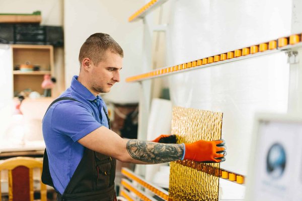 Vitrier en Corse : quels services ce professionnel propose-t-il ?